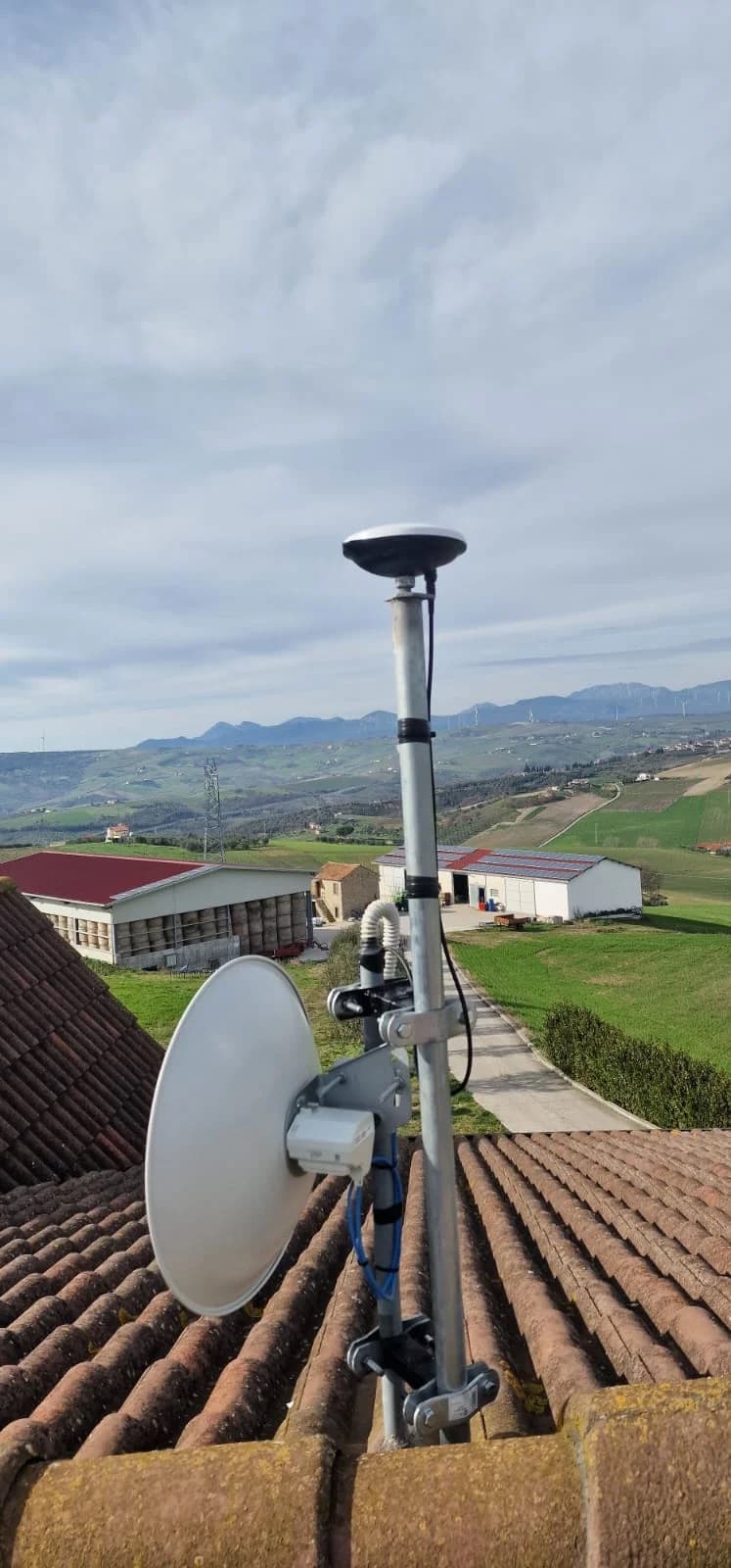 Base RTK PRO instalada no campo